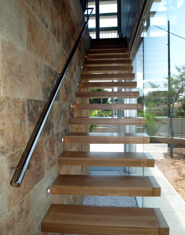 Escalera interior de la vivienda